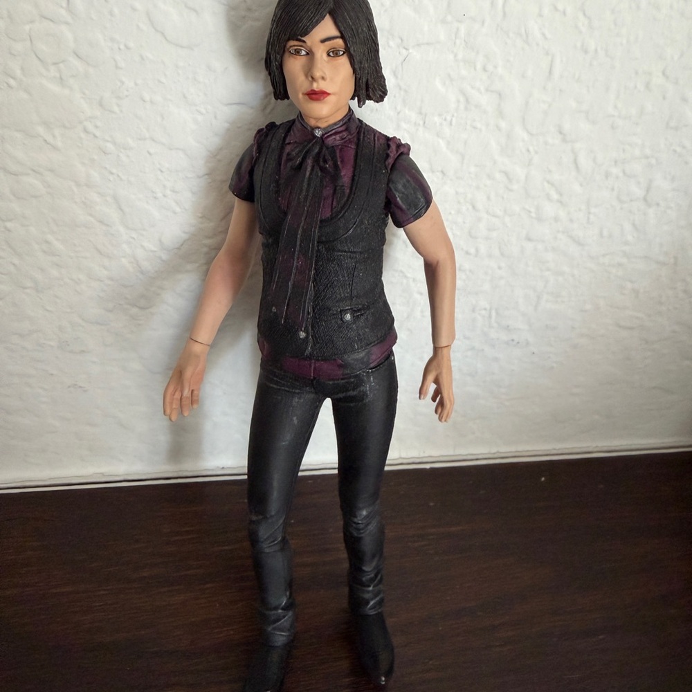 The Twilight Saga New Moon Alice Action Figure Neca 2009